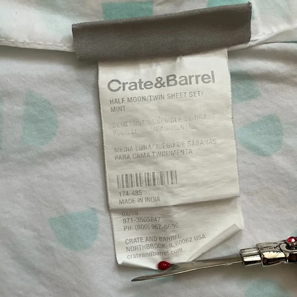 Crate & Barrel Kids Organic Cotton Twin Size Sheet Set Half Moon